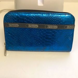 LeSportsac Metallic Wallet🔷🔷🔷